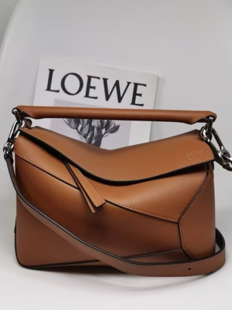L0ew* Small Puzzle bag in classic calfskin 24x10.5x16.5cm
