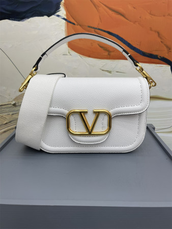 va*t*no GARAVANI ALLTIME GRAINY CALFSKIN SHOULDER BAG IVORY 23.5x18X8cm