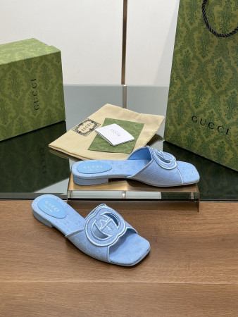 UA G*u*i WOMEN'S INTERLOCKING G SLIDE SANDAL