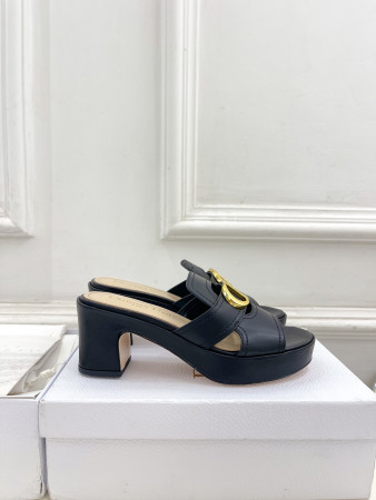 UA D*0r 30 Montaigne Platform Slide