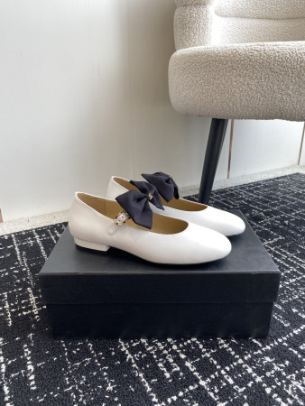 UA Ch*el MARY JANES FLAT