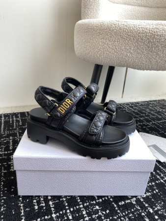 UA D*0ract Platform Sandal