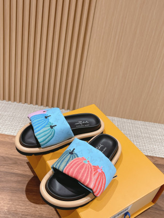 UA LV Pool Pillow Flat Comfort Mule