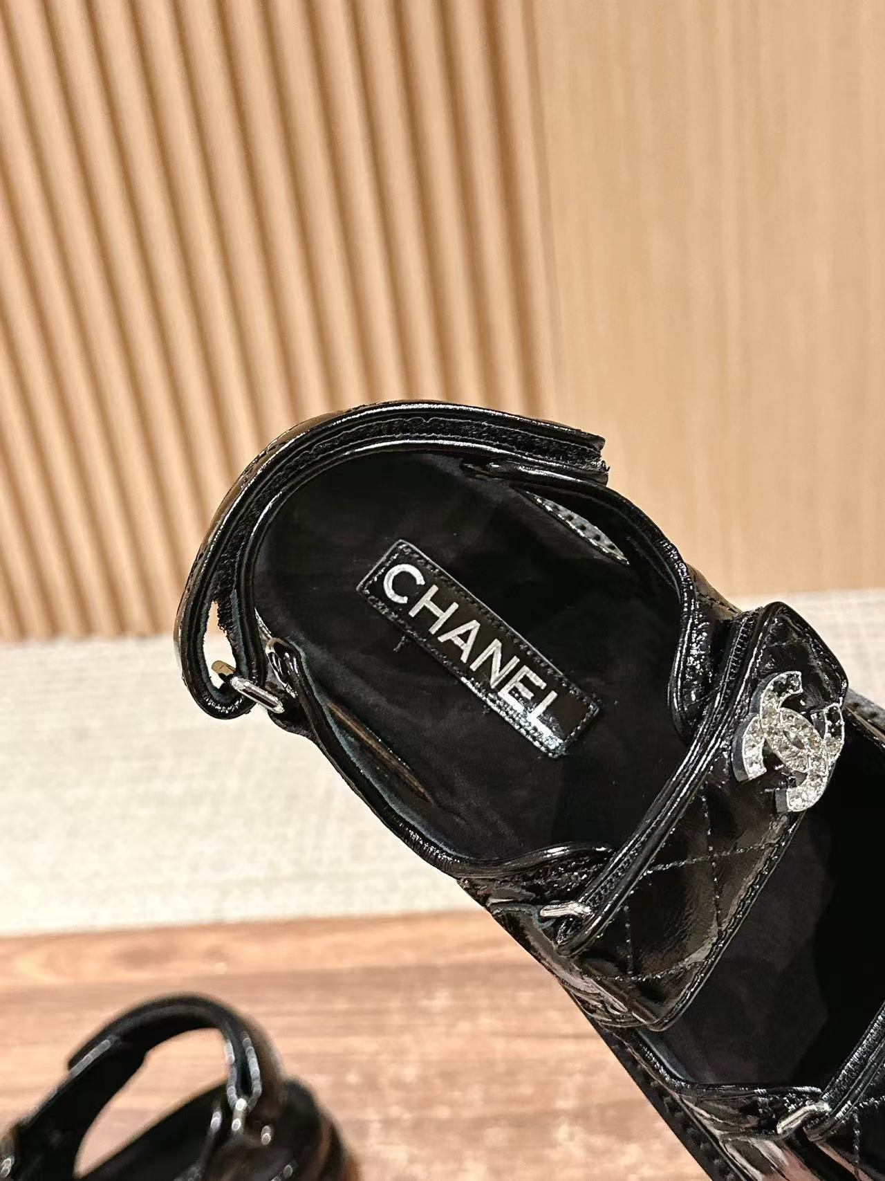 UA Ch*el Slides