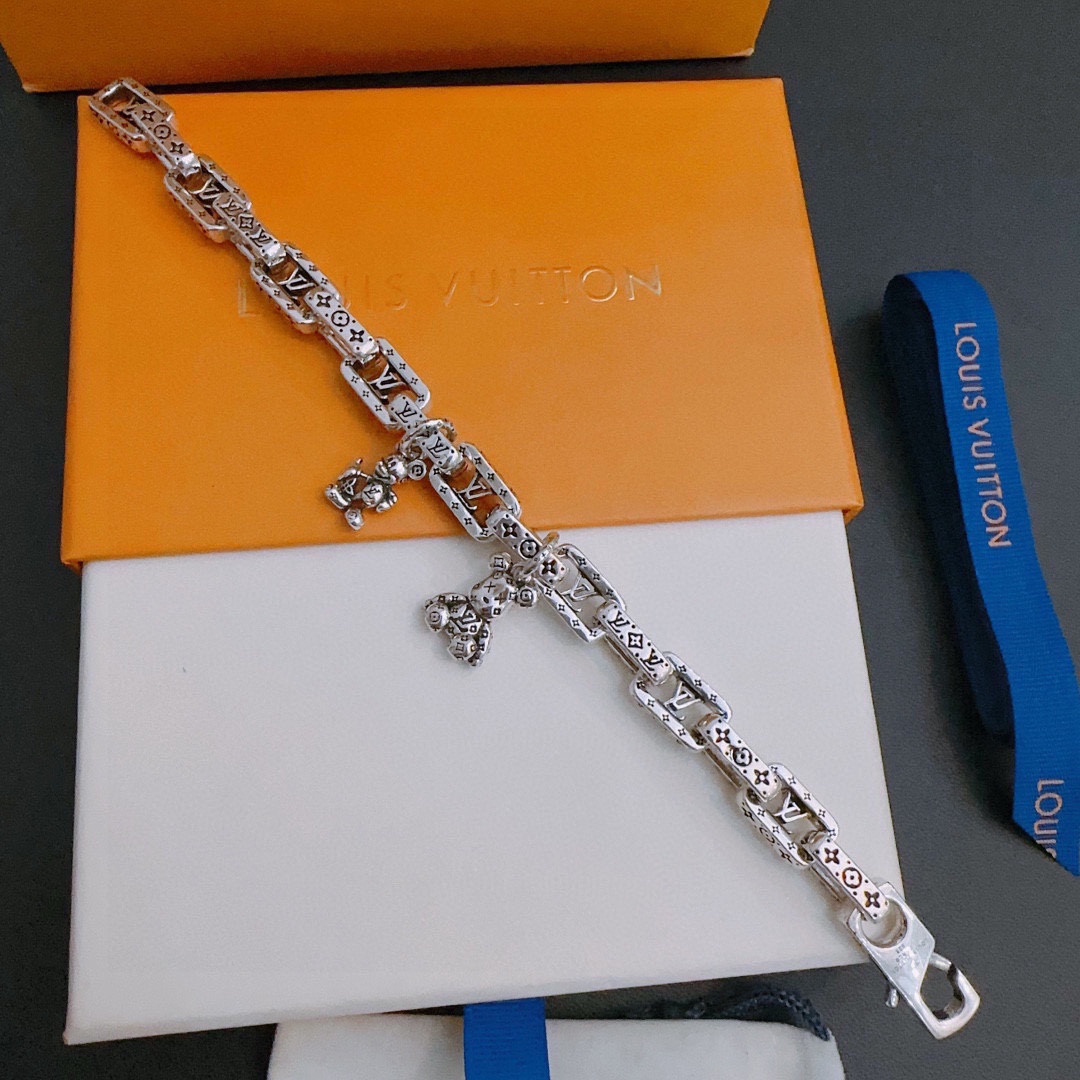 L0*is V*t0n Bracelet