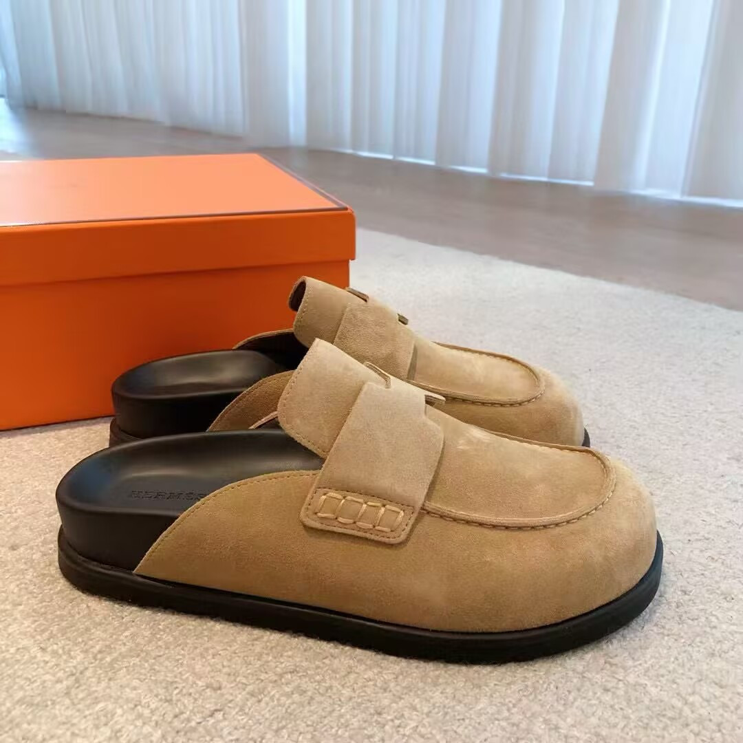 UA Hermès slippers