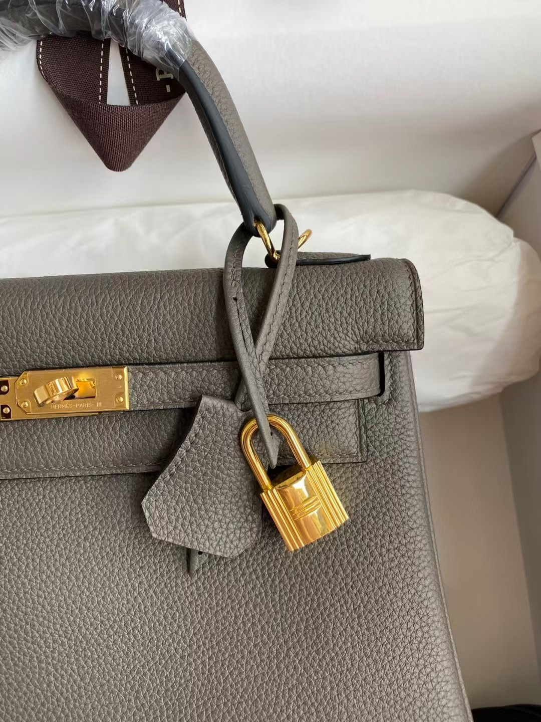 HERMÈS Kelly Gold-tone Hardware 25 28