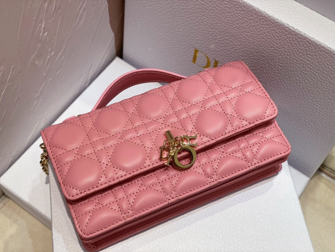 MISS D*0r MINI BAG Melocoton Pink Pearlescent Cannage Lambskin S0980ONJL_M92P 21 x 11.5 x 4.5 cm