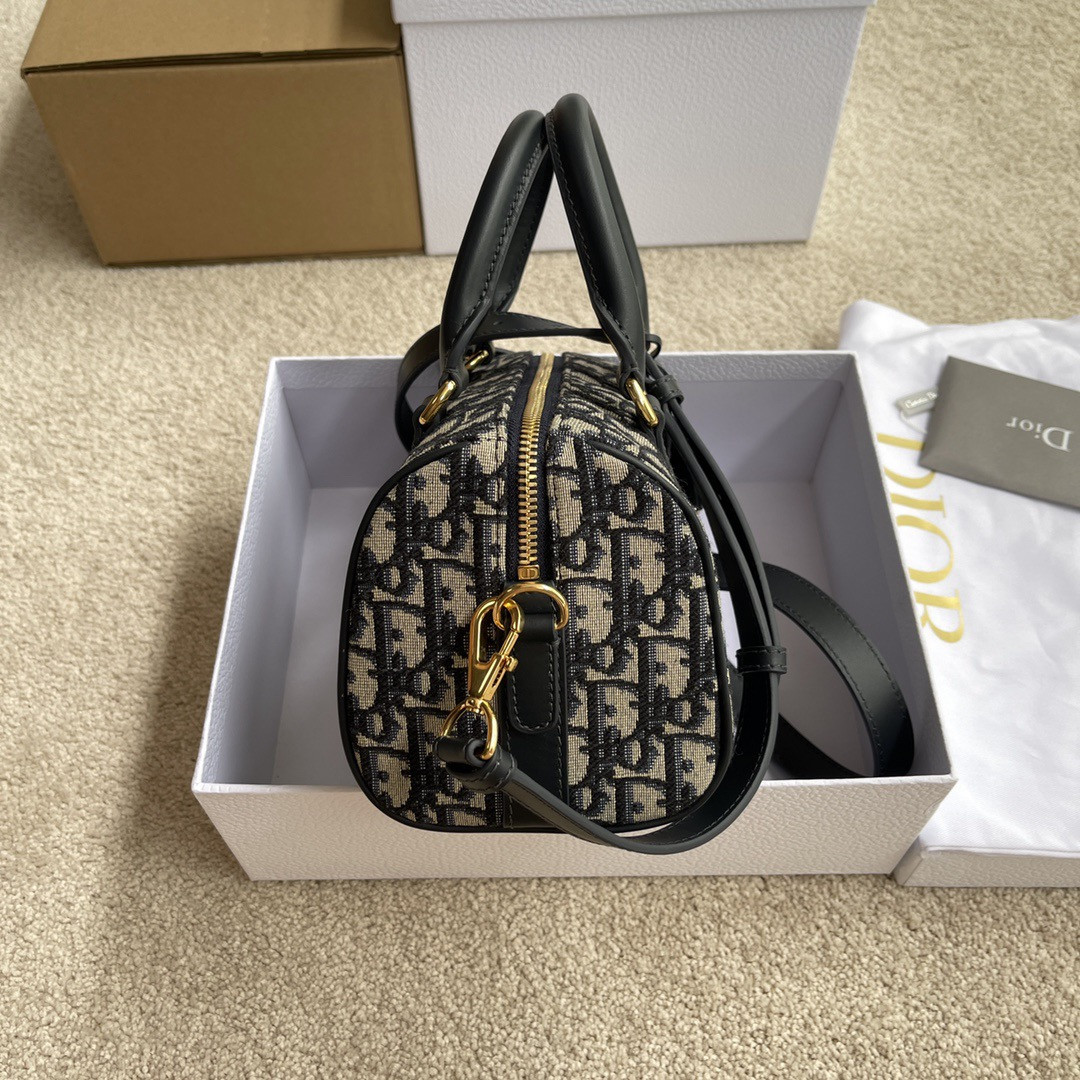 D*0r Groove 20 Bag Blue D*0r Oblique Jacquard 20.5 x 13.5 x 12 cm / 8 x 5.5 x 4.5 inches