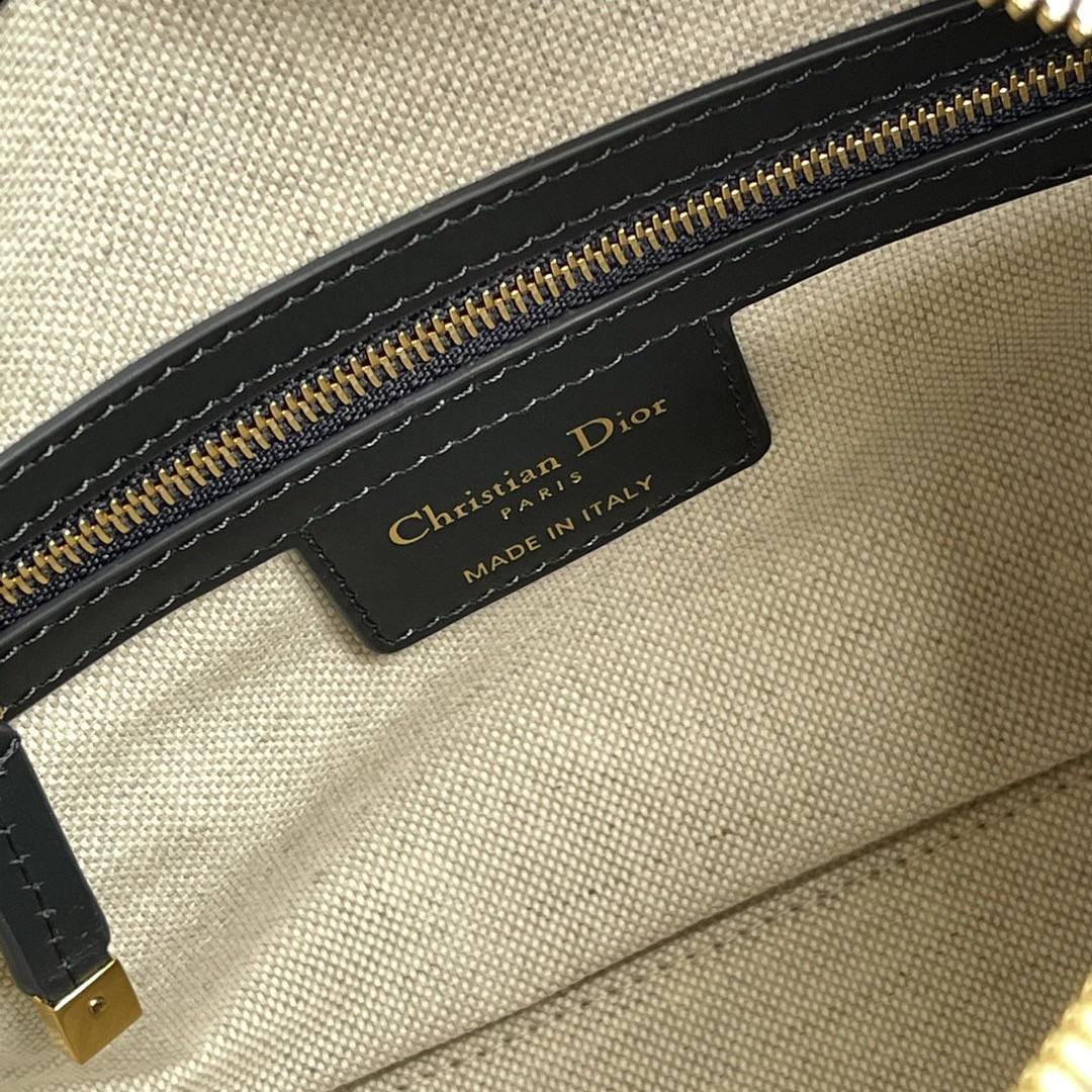 D*0r Groove 20 Bag Blue D*0r Oblique Jacquard 20.5 x 13.5 x 12 cm / 8 x 5.5 x 4.5 inches