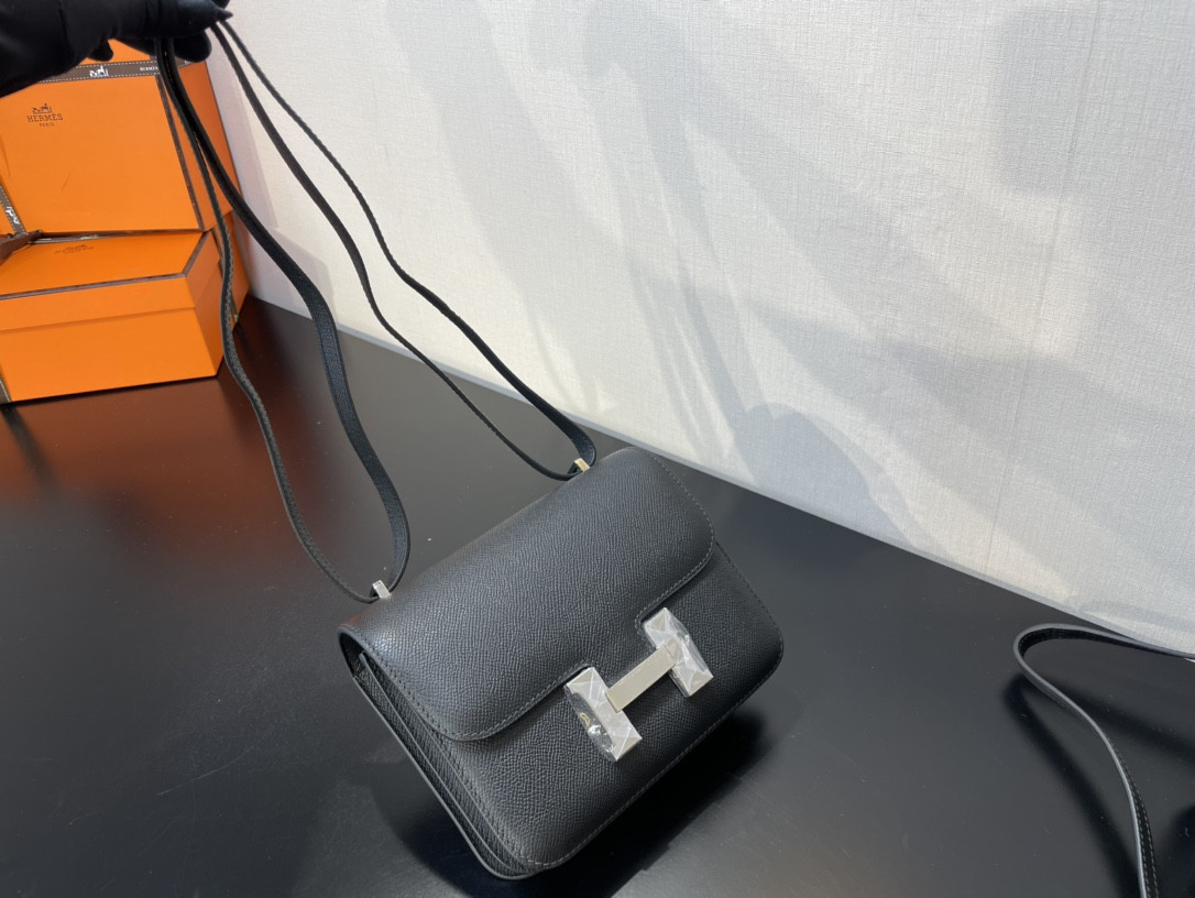 H**mes Constance 24 Black Epsom 9.4"x5.9"x3"