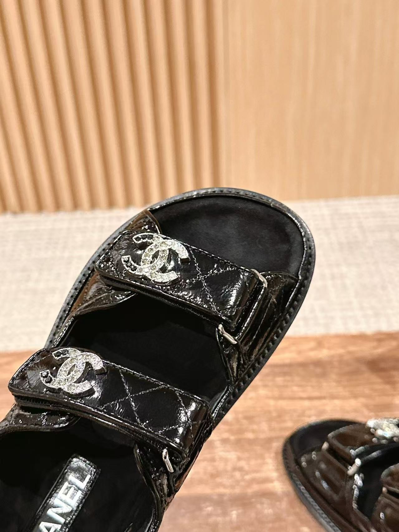 UA Ch*el Slides