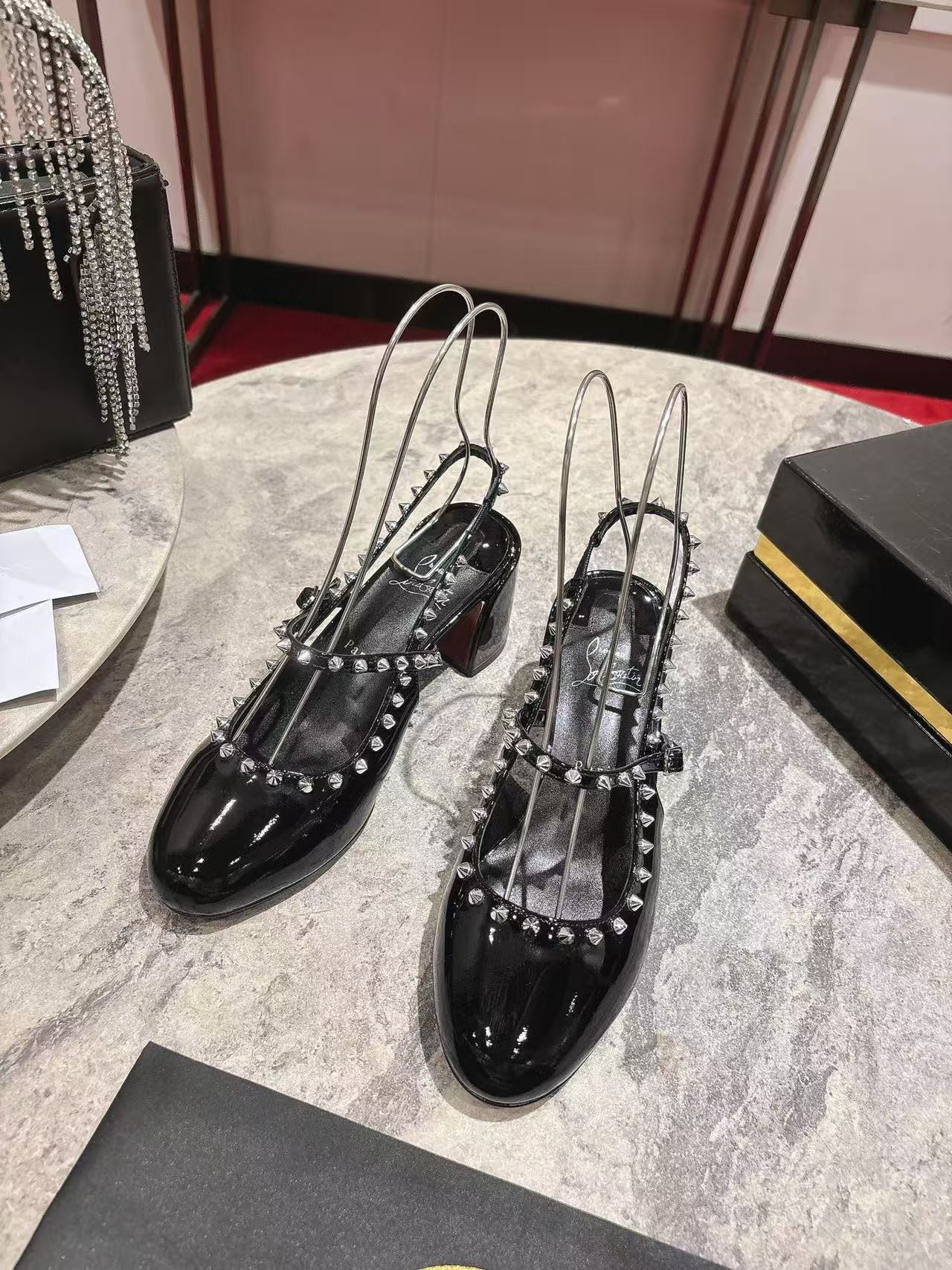 UA Ch**an Louboutin Mary Jane Pumps Janispikes Slingback Pumps