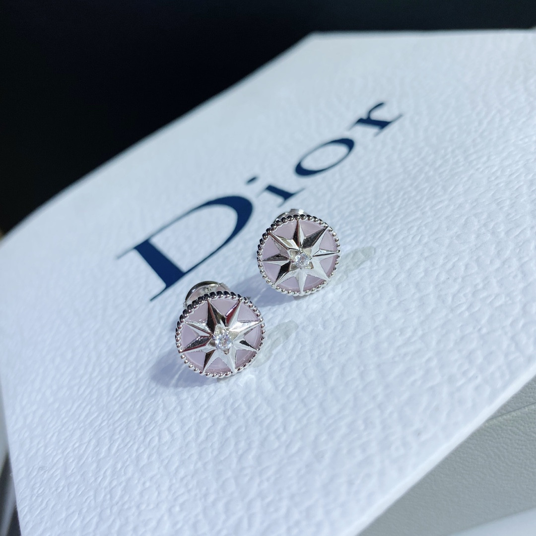 D*0r compass Stud Earrings