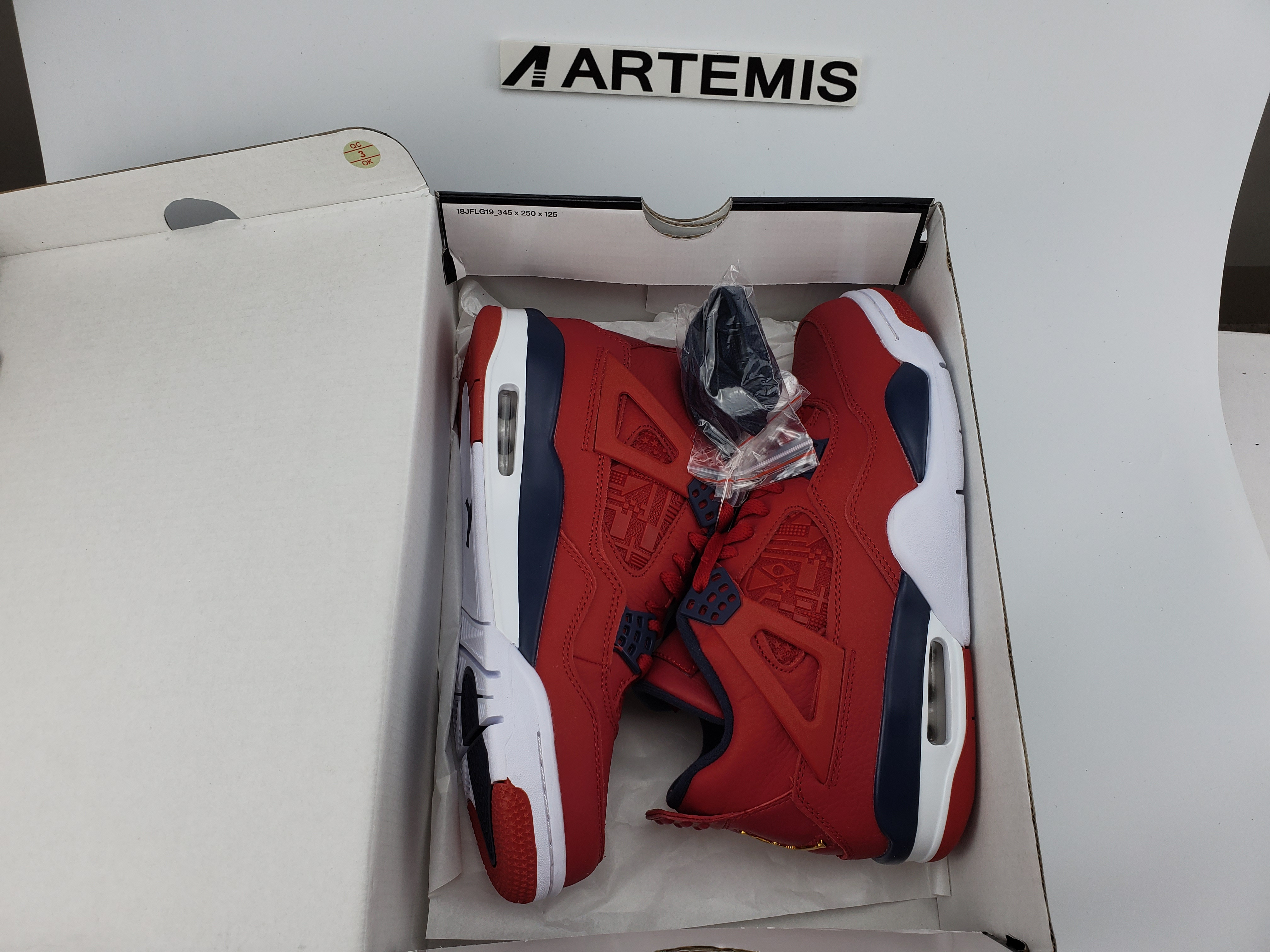 Jordan 4 Retro Fiba (2019)