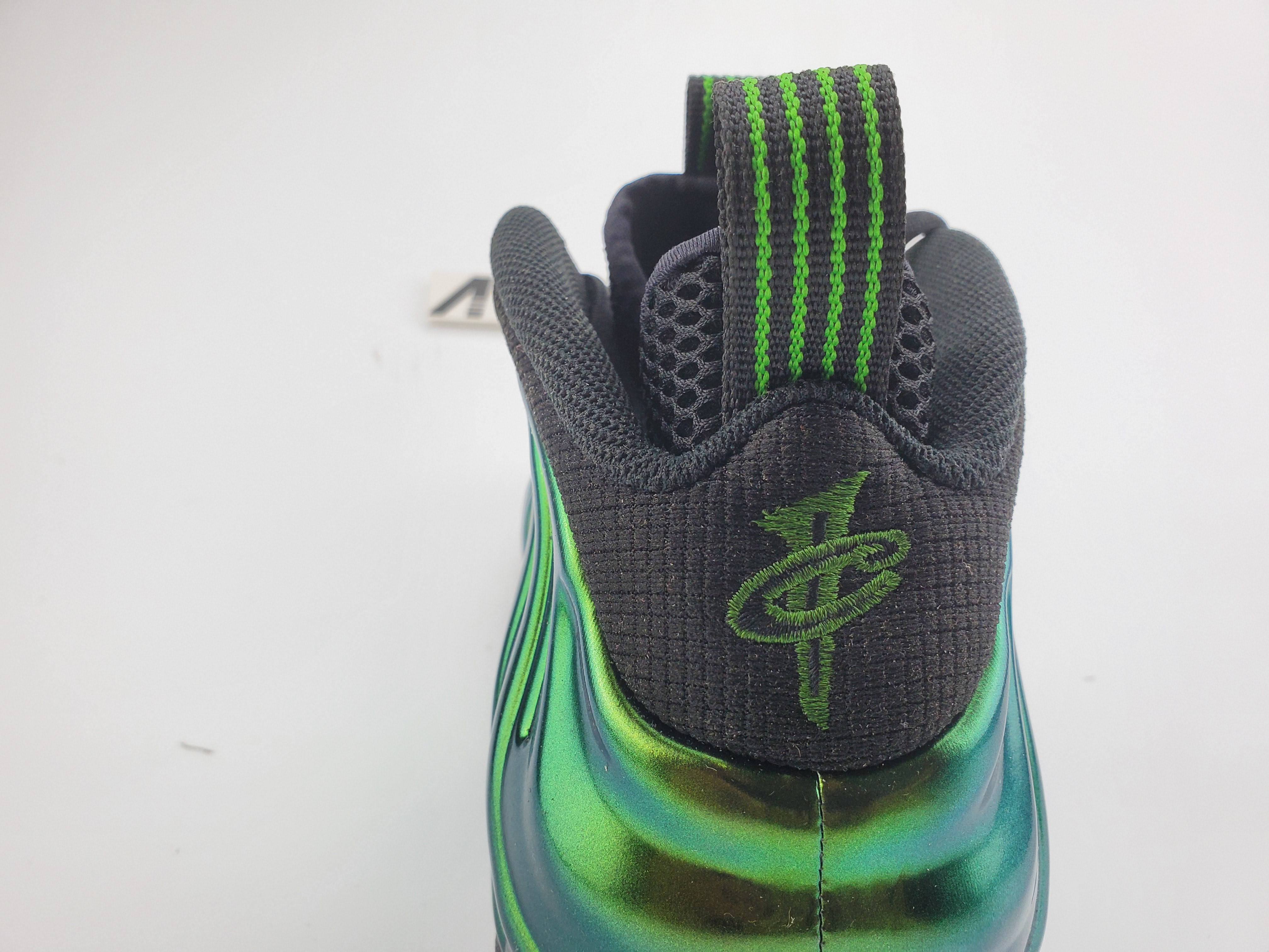 Nike Air Foamposite One "Metallic Green"