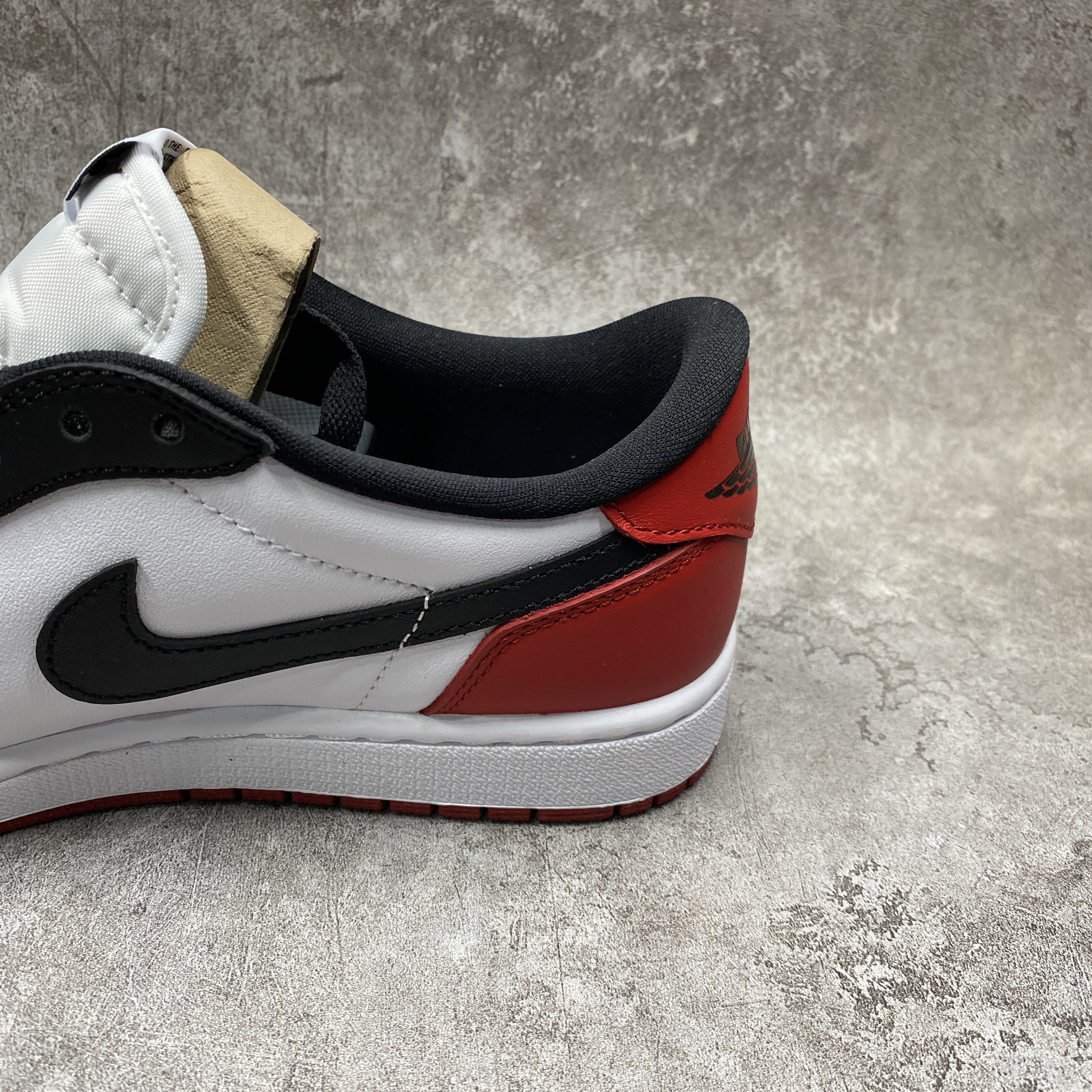Air Jordan 1 Low OG Black Toe 2023