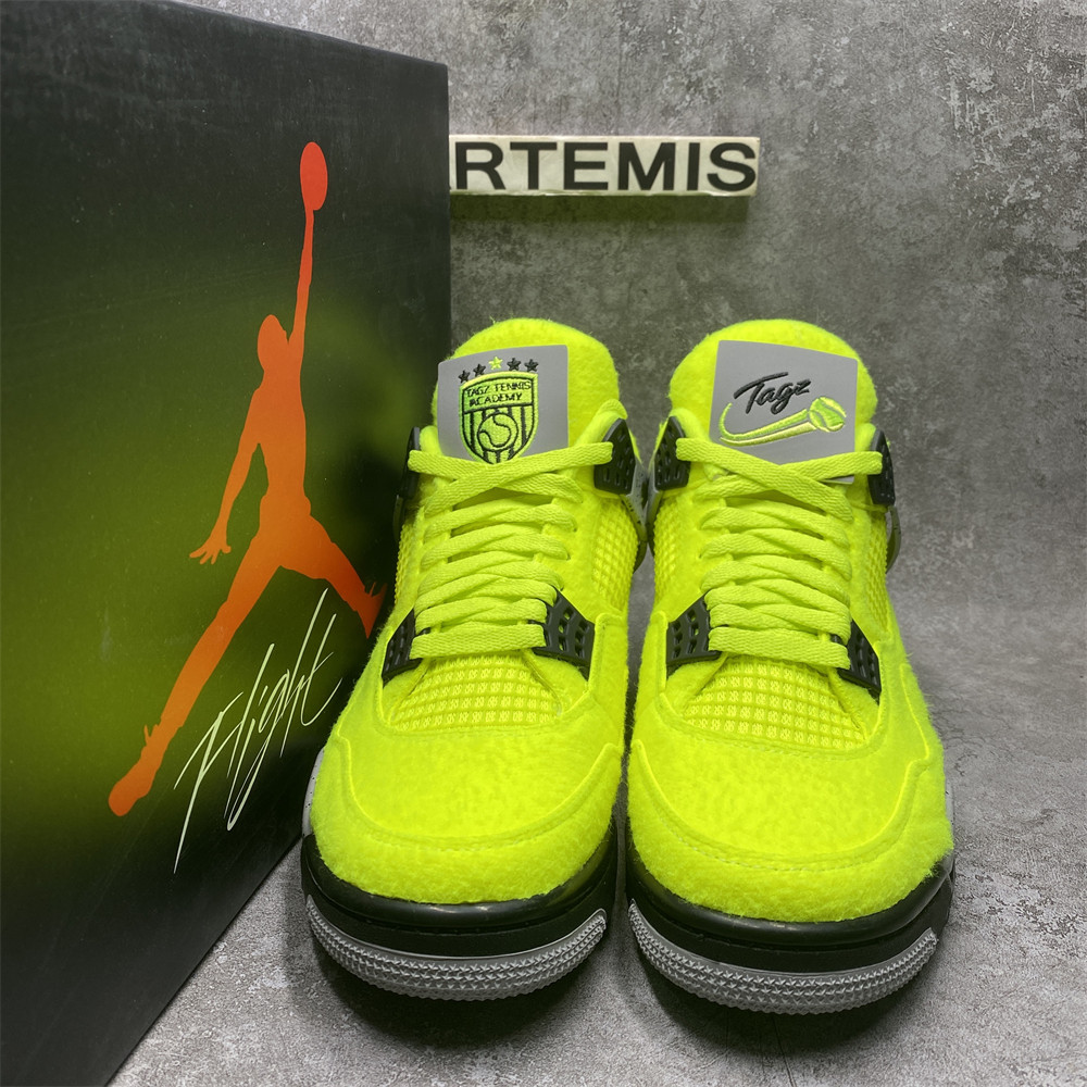 AIR JORDAN 4 RETRO
