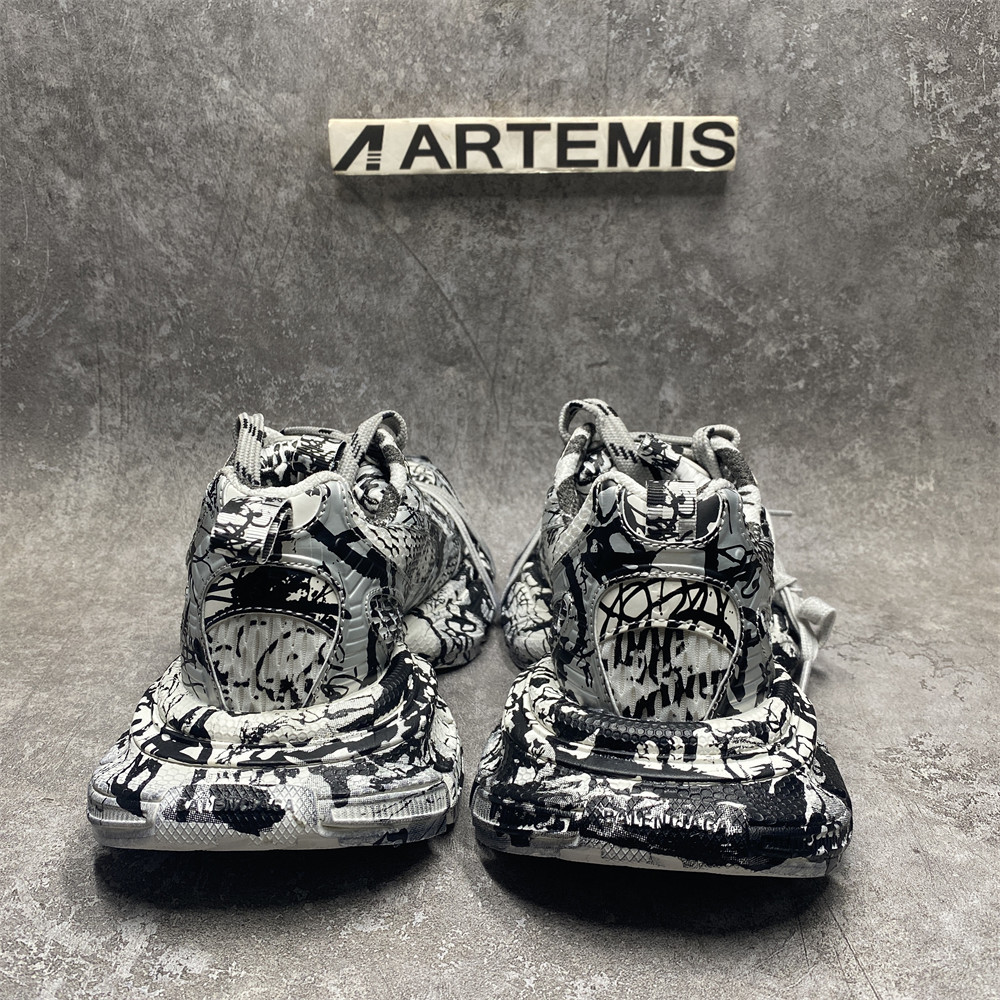 UA Balenciga 3XL Graffiti Sneaker