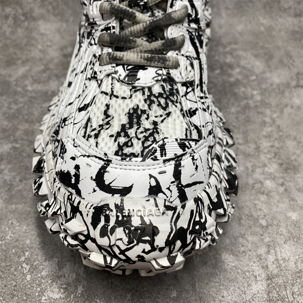 UA Ba*len*cia*ga Defender Graffiti