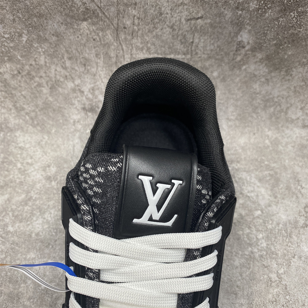 UA LV Trainer Sneaker