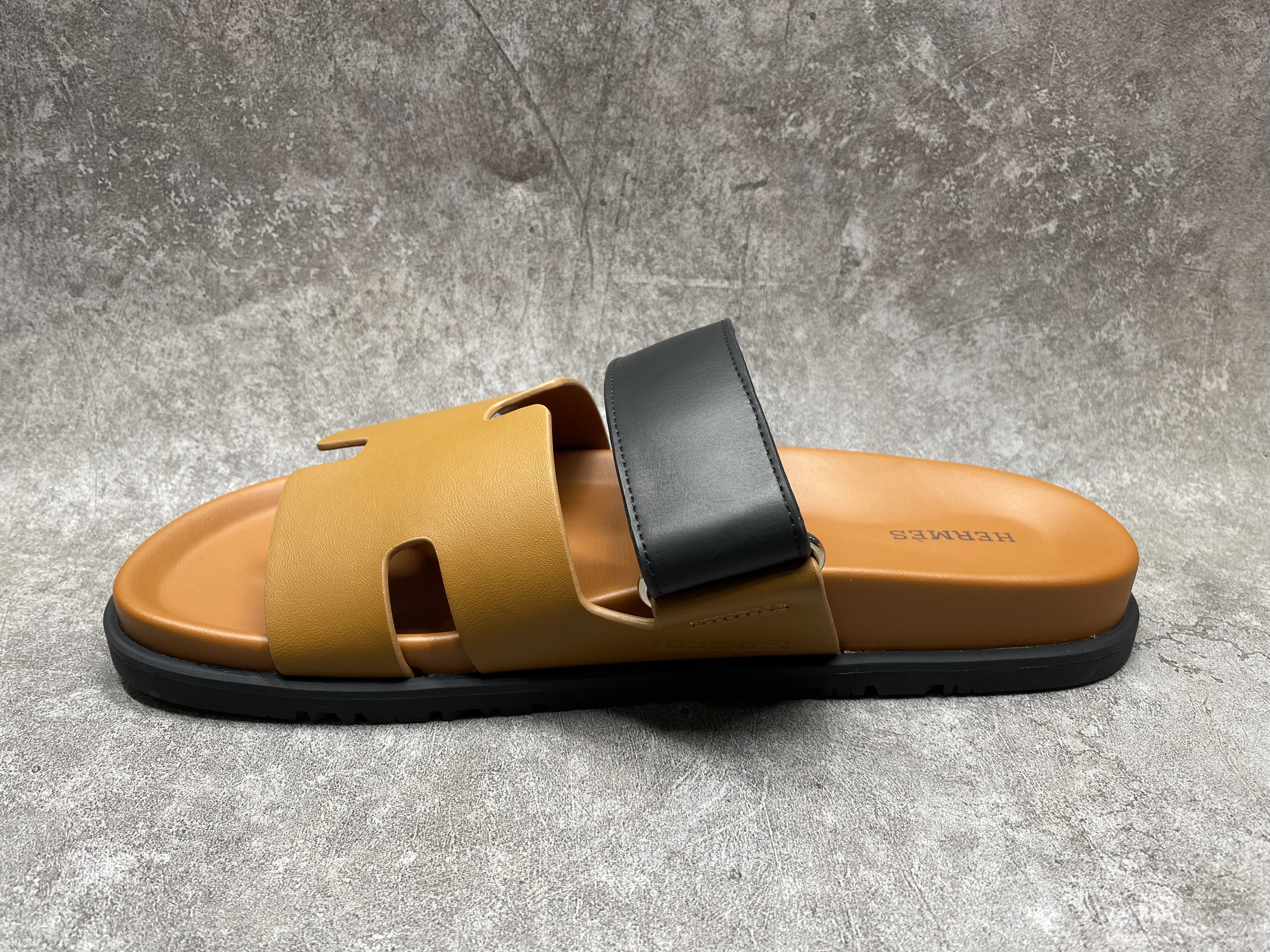 UA Hermès Chypre Sandal