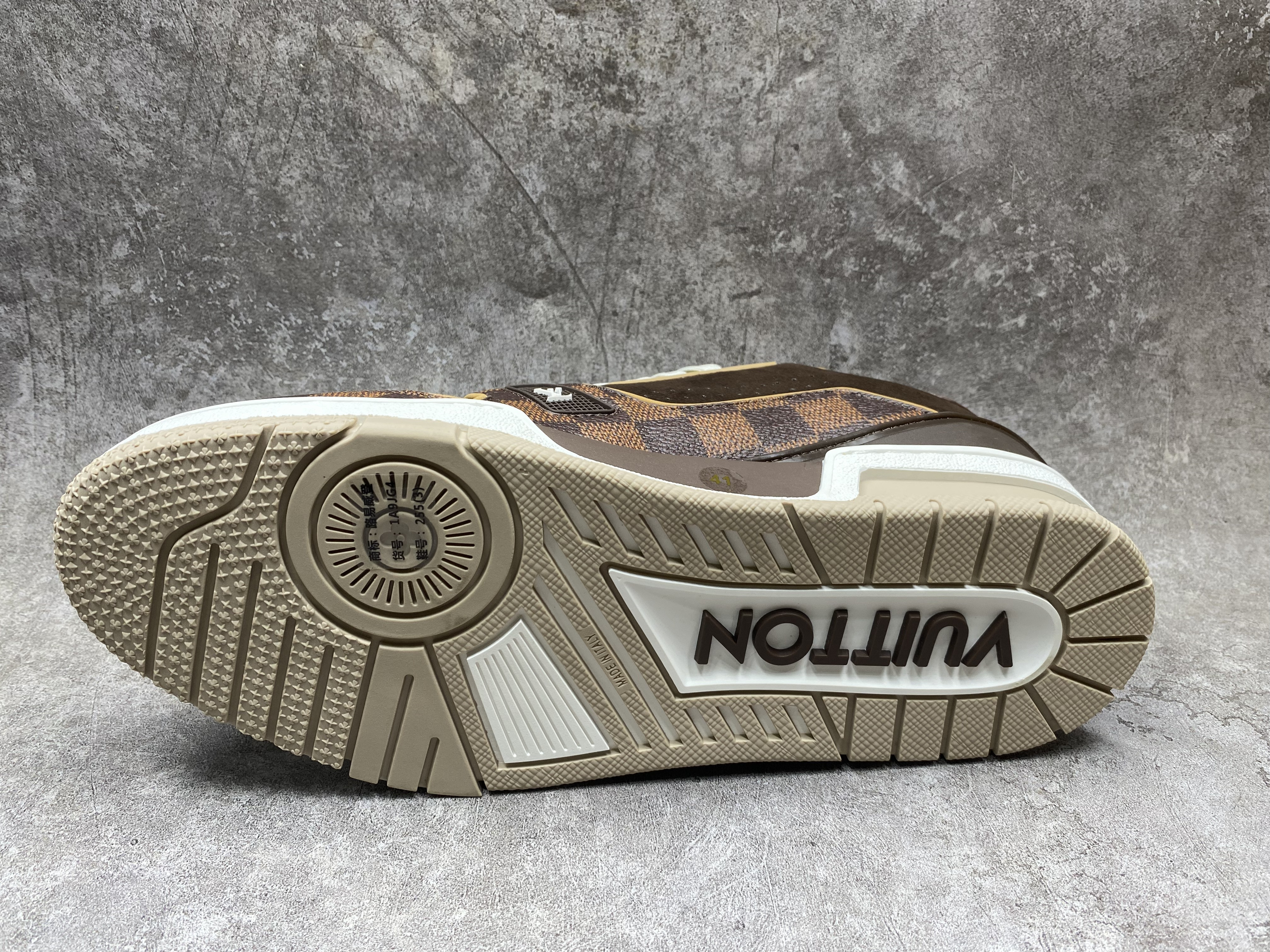 UA LV trainer Sneakers