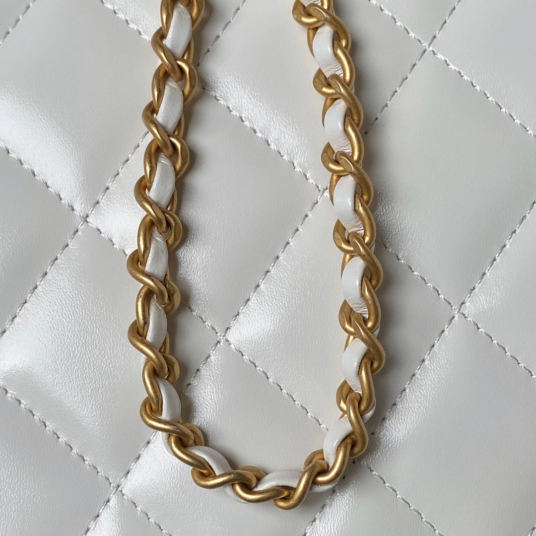 Ch*el Small 24C Flap Bag AS2649 22×14.5×8cm