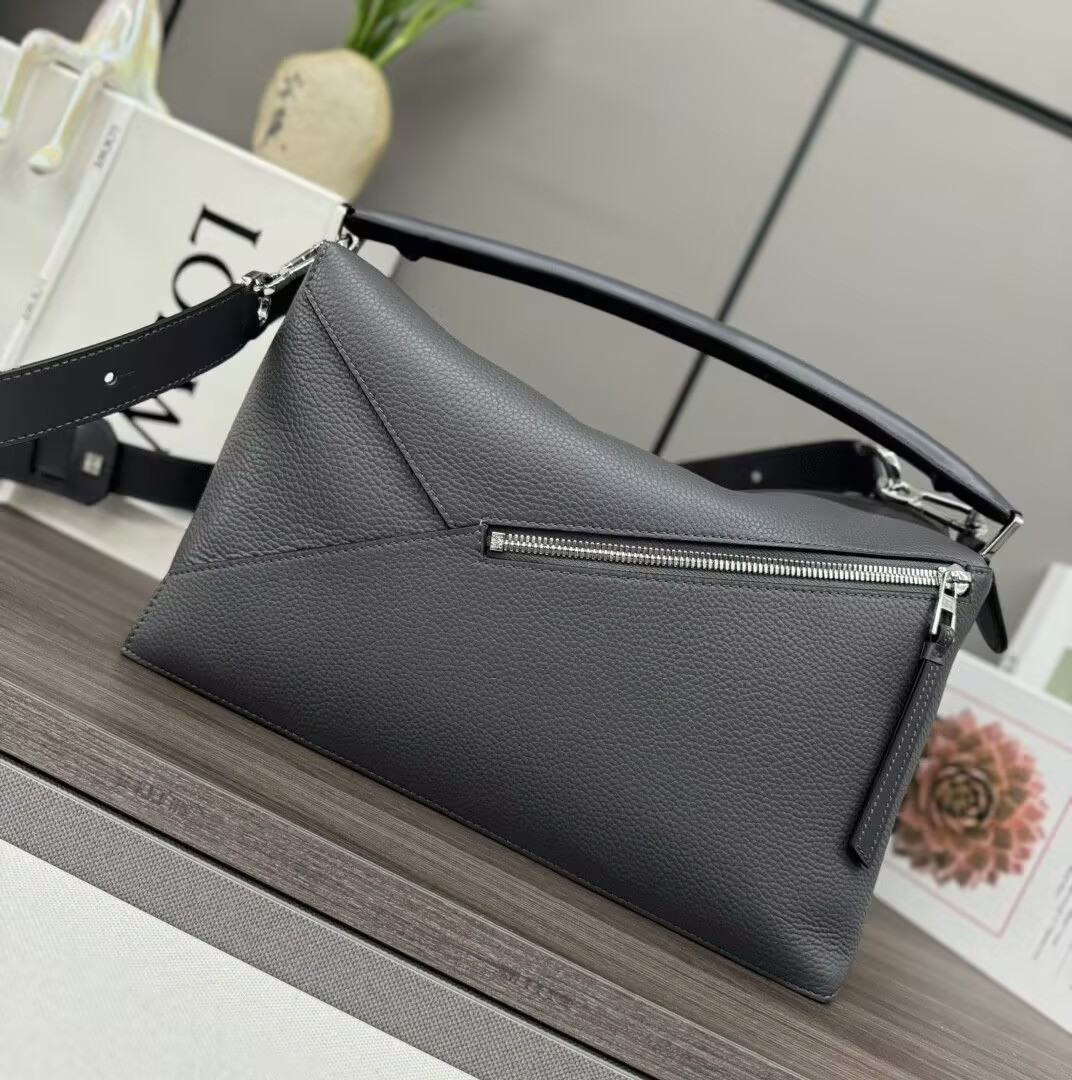 L0ew* Puzzle Edge 36.5 X 23 X 19 CM