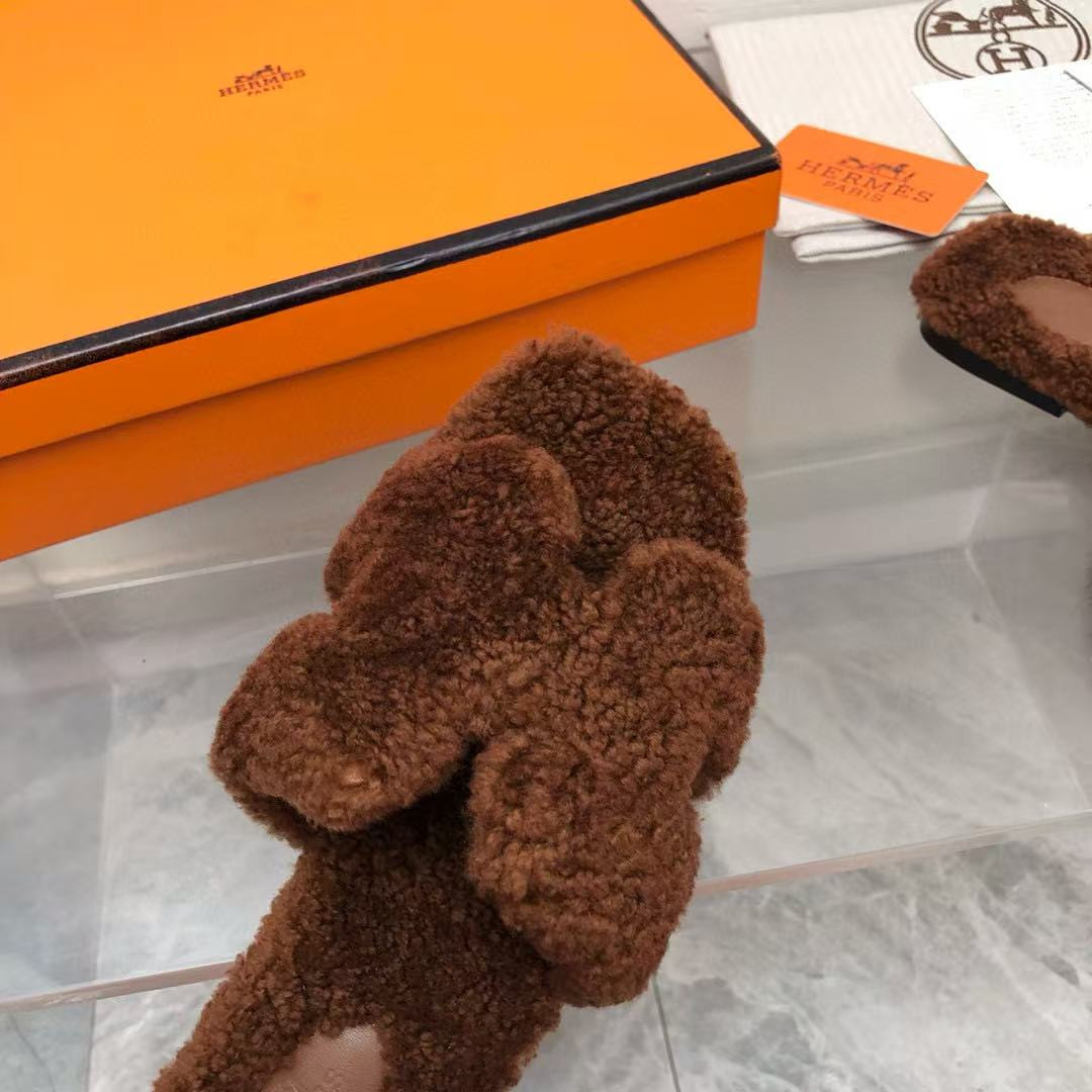 UA Hermès Oran sandal