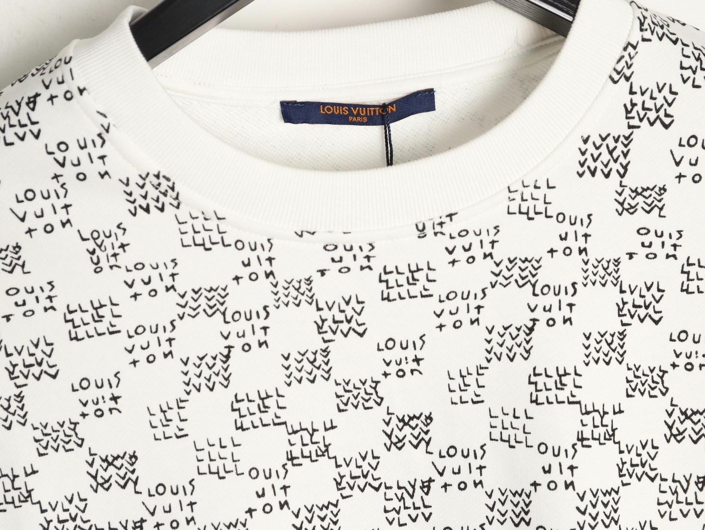 L0*is V*t0n 25Fw Hoodies