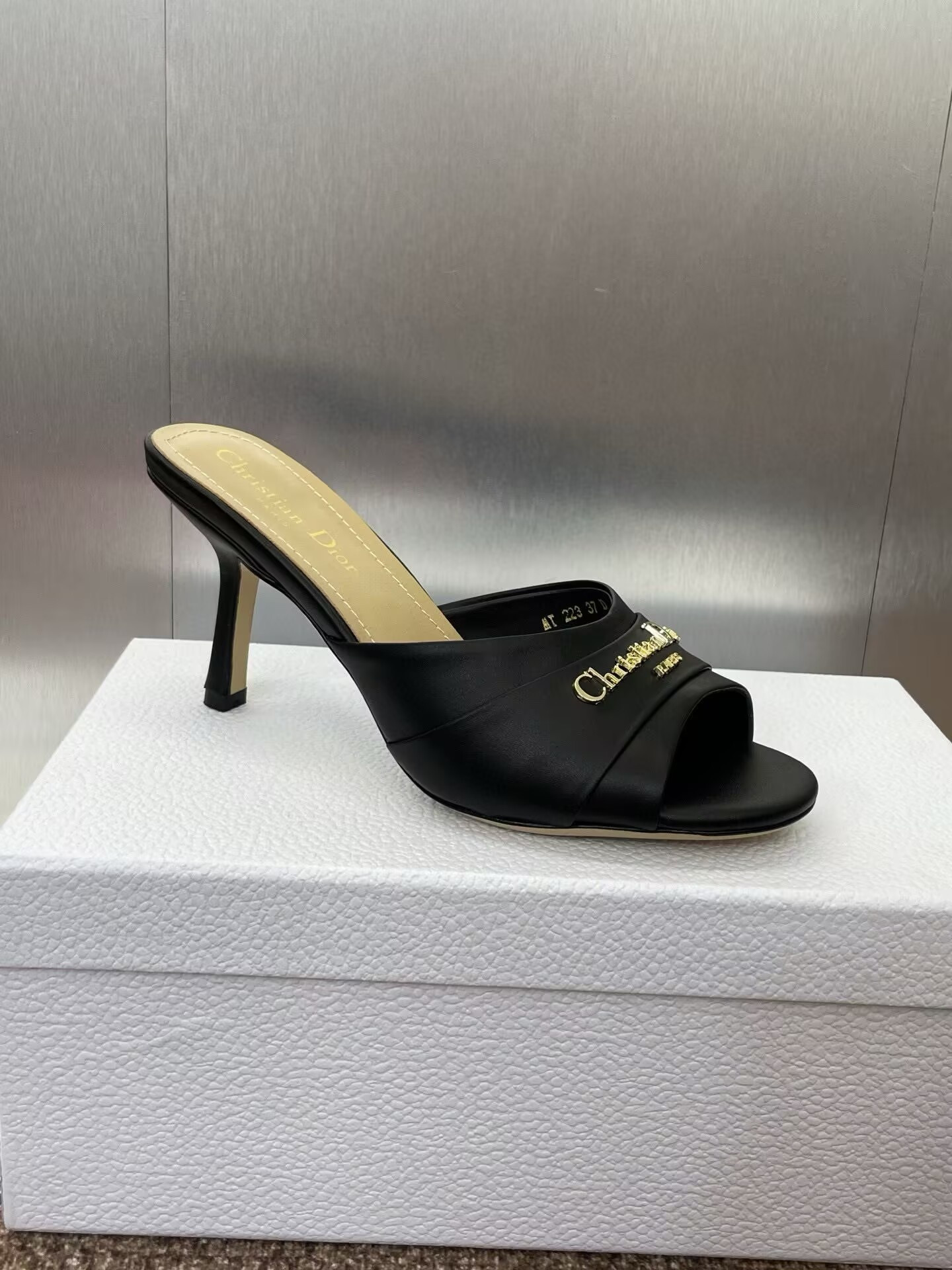 UA D*0r Heeled Slide