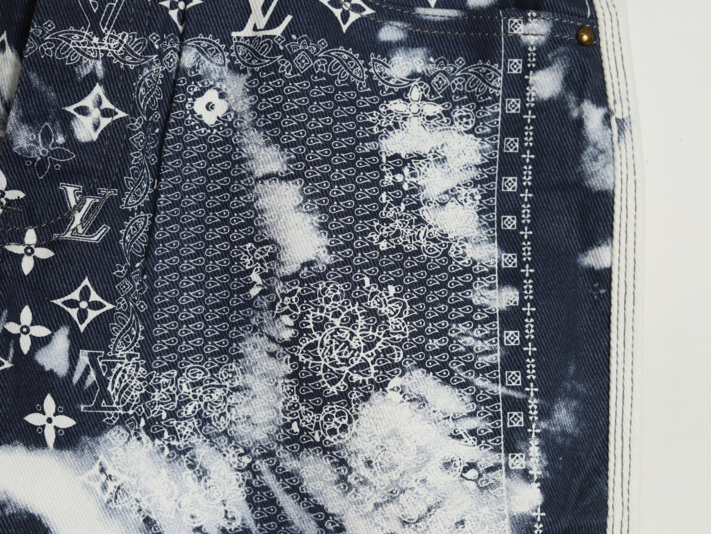 L0*is V*t0n LV 25ss shorts