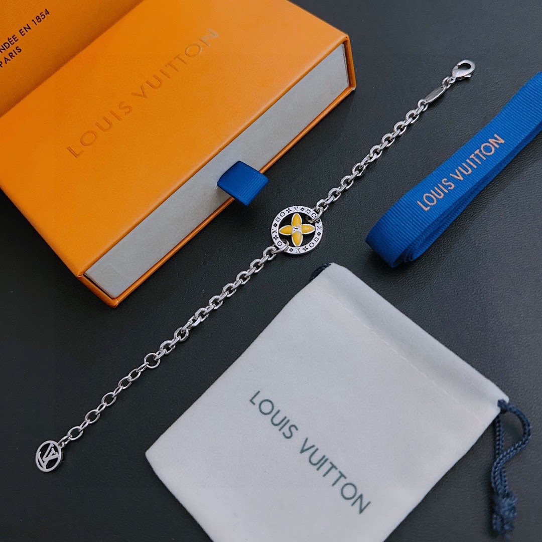 L0*is V*t0n Bracelet