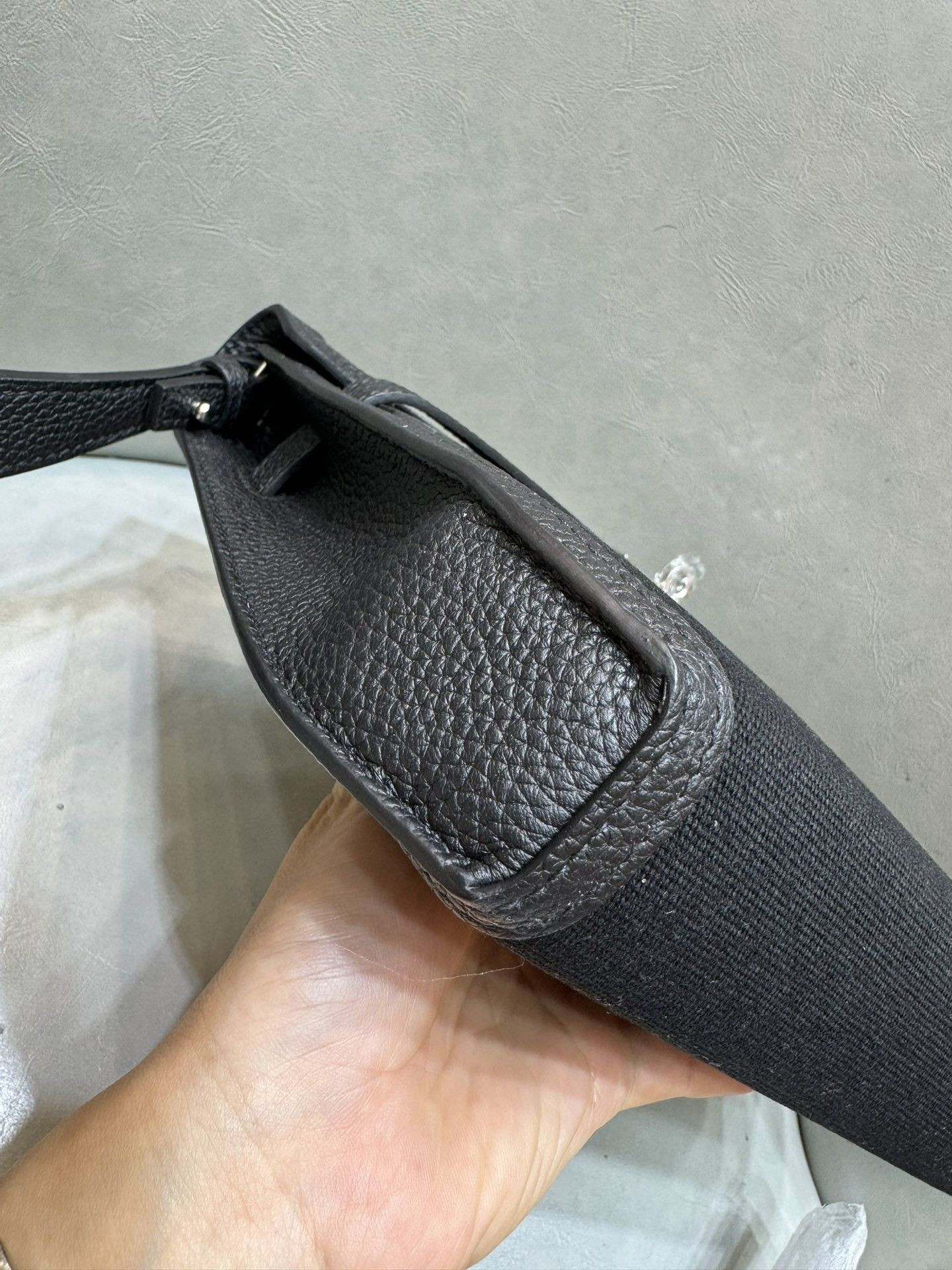 Hermès Kelly Depeches 25x18.5x4.5cm