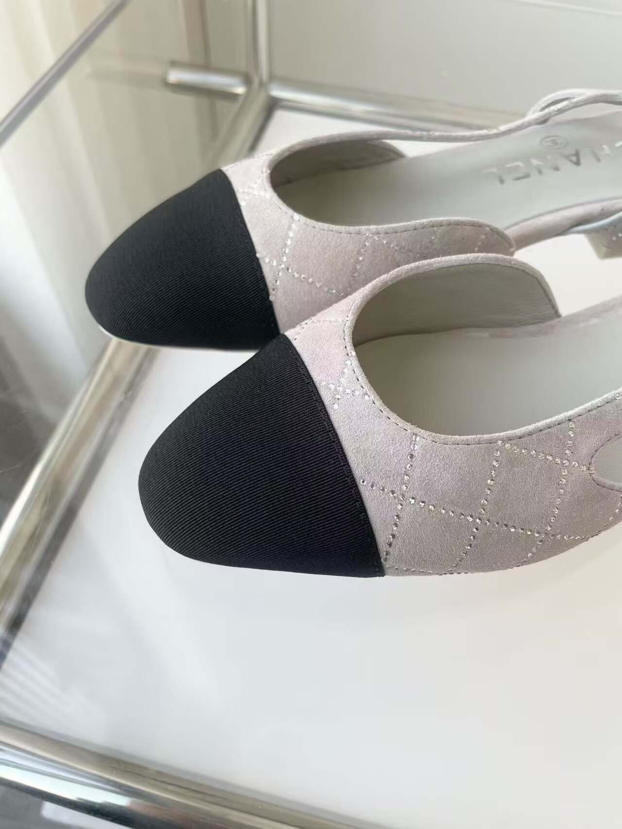 UA Ch*el SLINGBACKS FLAT