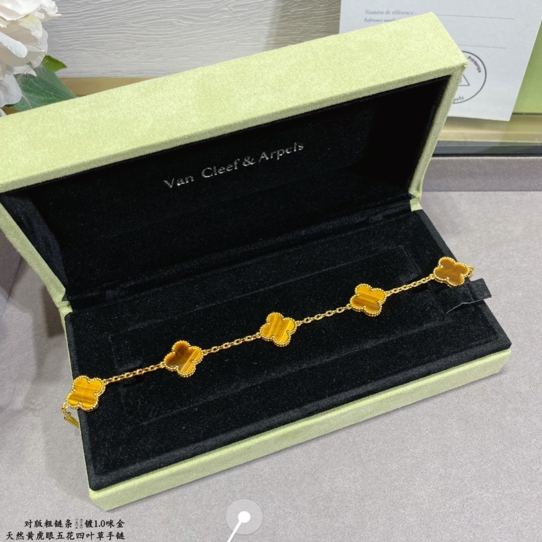 V*N CL*F & Arpels Yellow Tiger Eye five-flowered four-leaf clover Bracelet Chain length approx.19cm