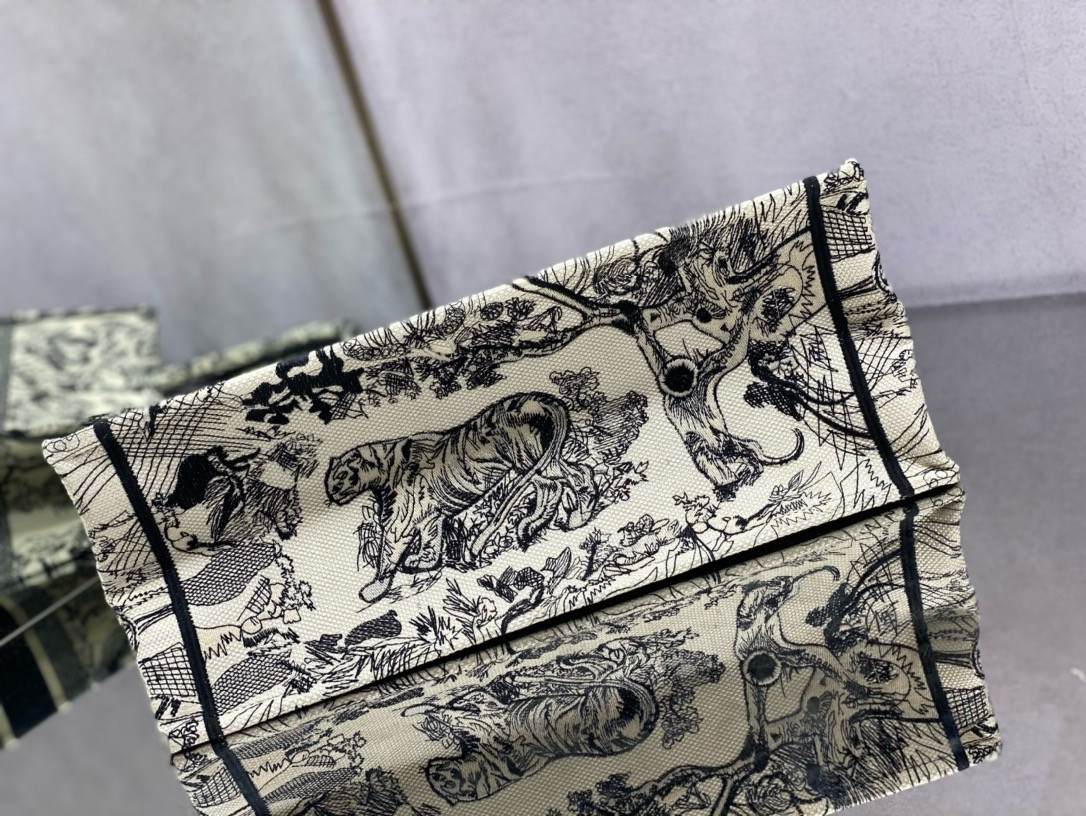 LARGE D*0r BOOK TOTE Ecru and Blue Toile de Jouy Embroidery 16.5 x 14 x 7.5 inches