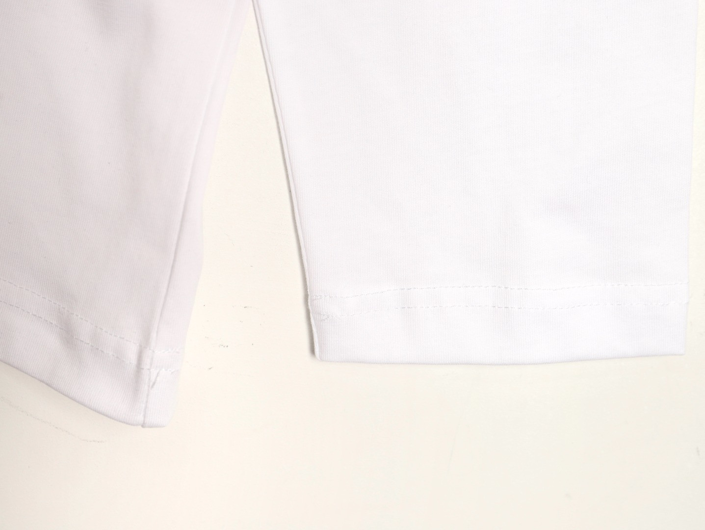 G*u*i Long-sleeved T-shirt