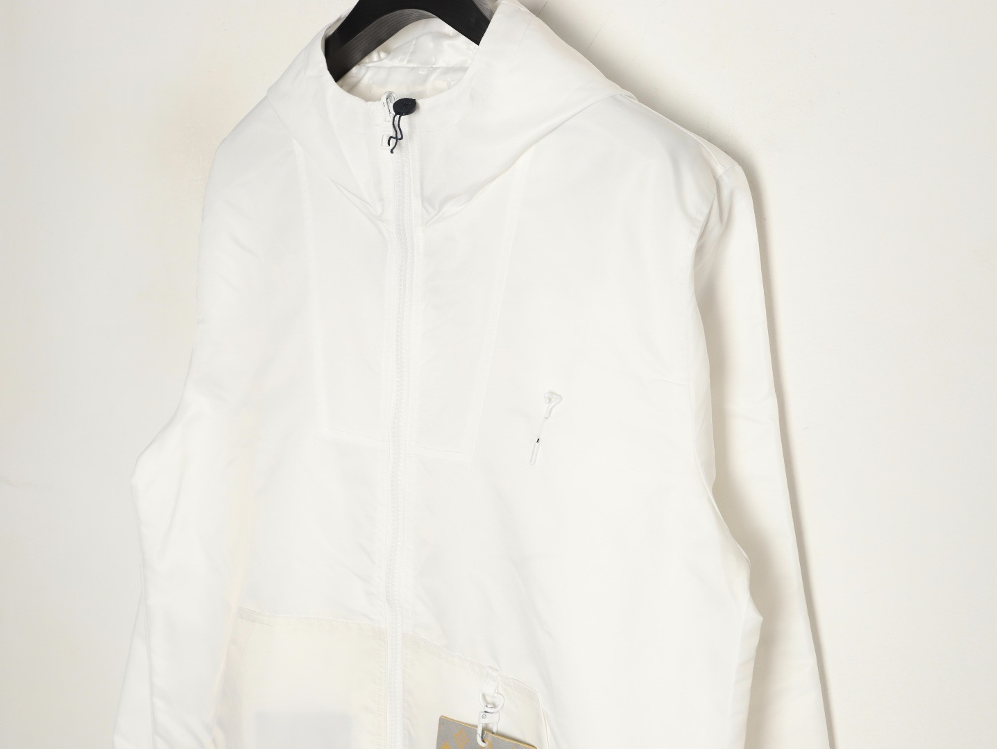 L0*is V*t0n LV Reversible Coats