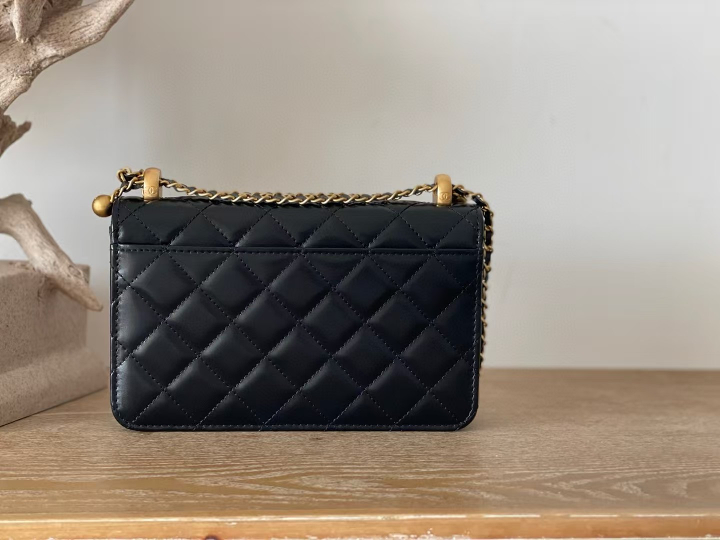 Ch*el Wallet on Chain AP2289 12x19x3.5cm