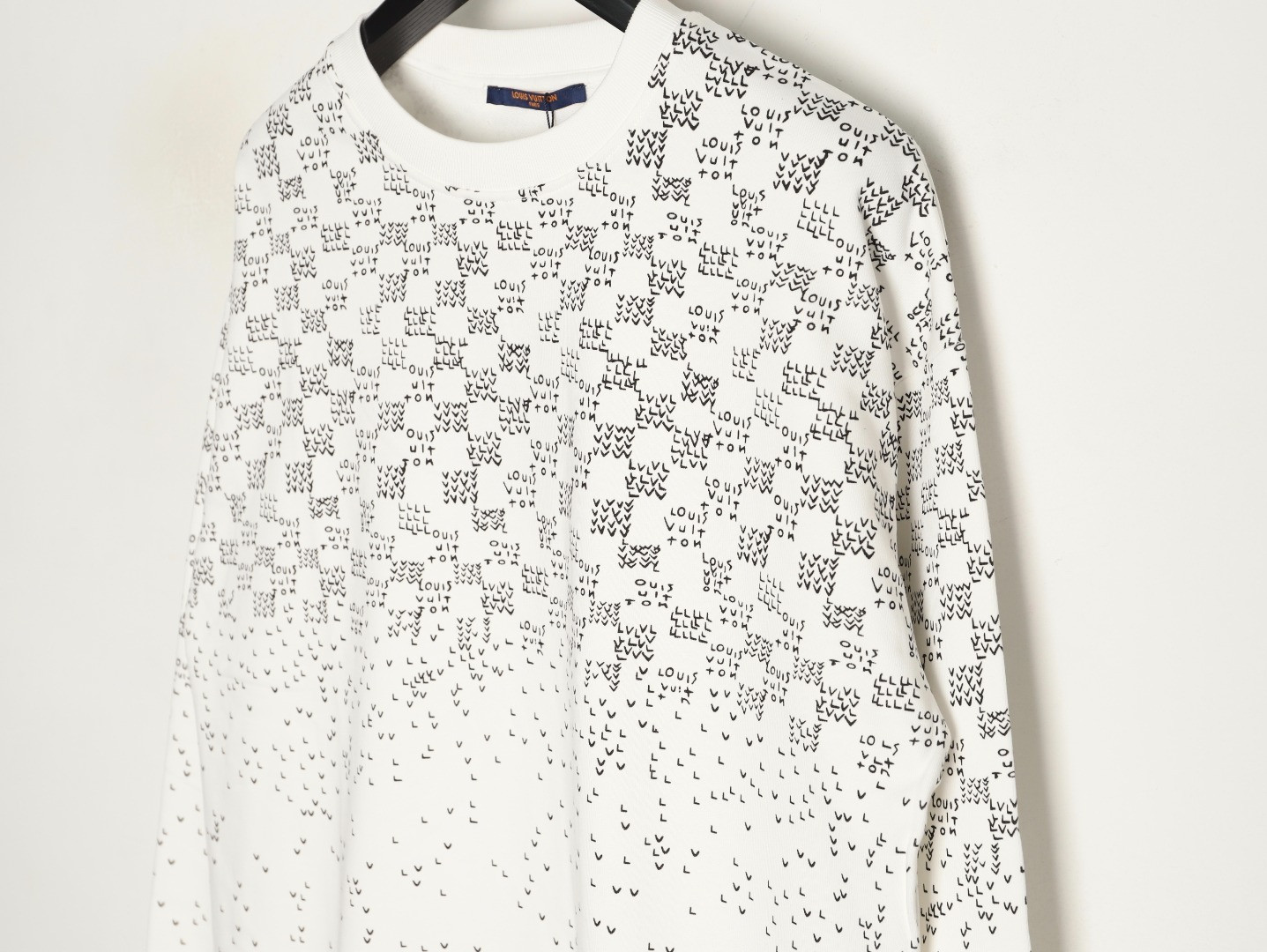 L0*is V*t0n 25Fw Hoodies