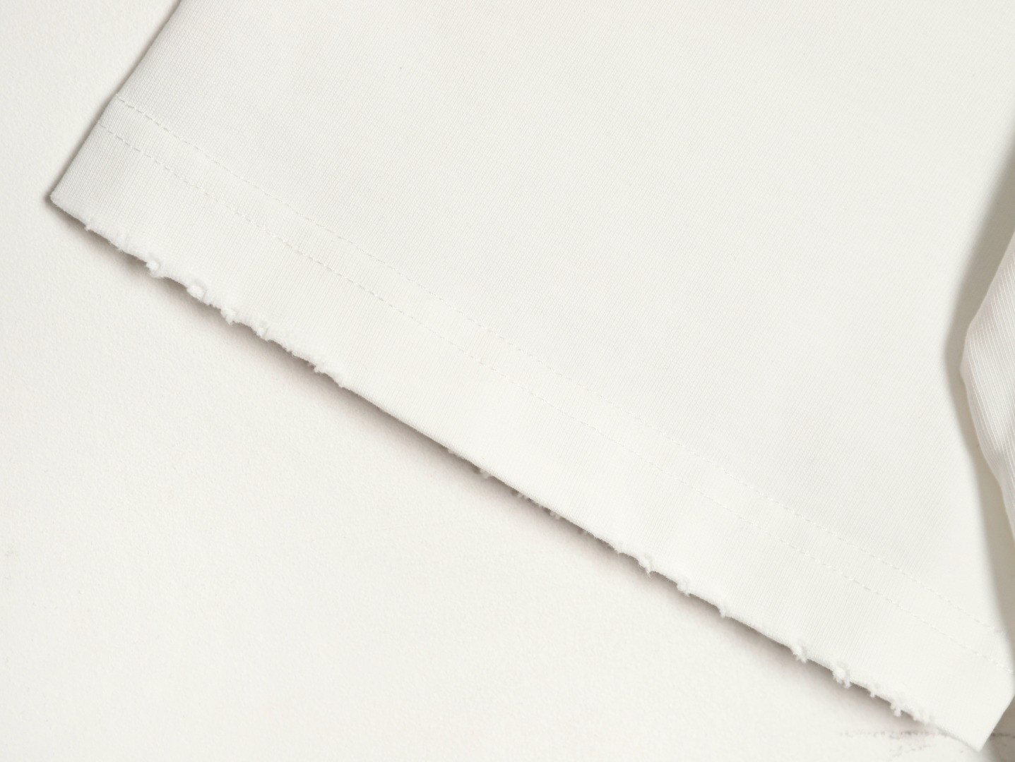 Ch**me He**ts 25SS Short-sleeved T-shirt