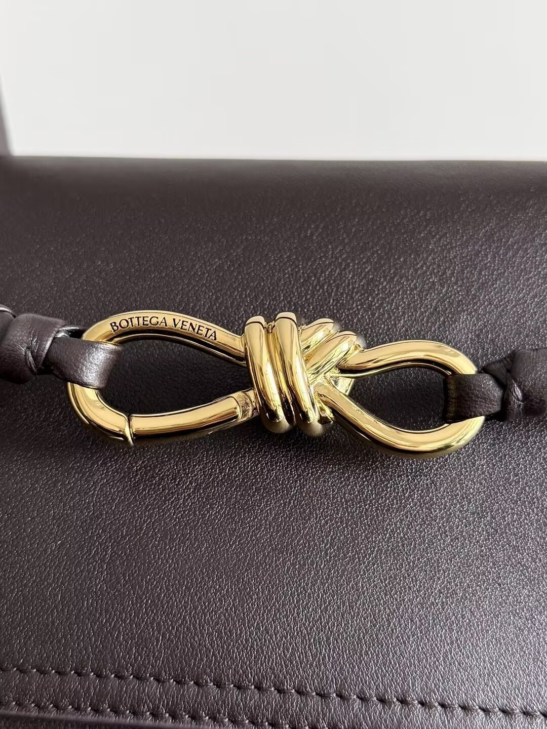 Bo*te*ga Ve*ne*ta Large Ciao Ciao 32x41.5x14.5cm