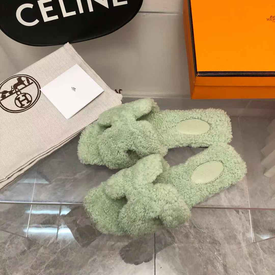 UA Hermès Oran sandal