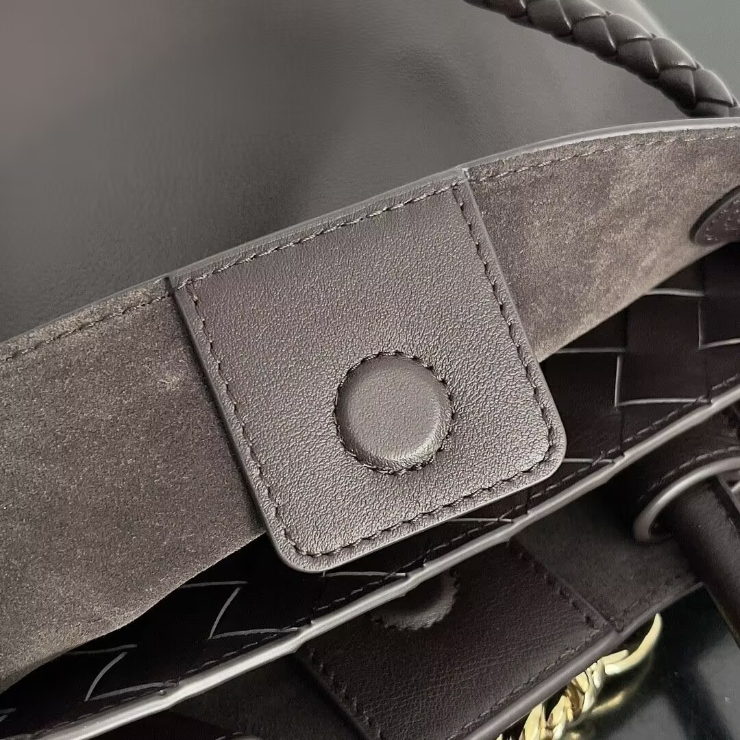 Bo*te*ga Ve*ne*ta Small Andiamo 25x22x10.5cm