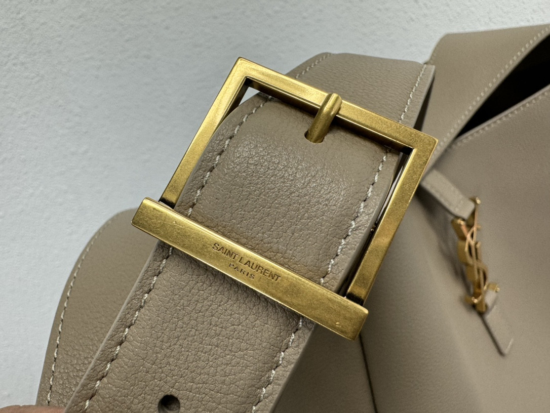 Y*L LE 5 À 7 30 X 31 X 13 CM