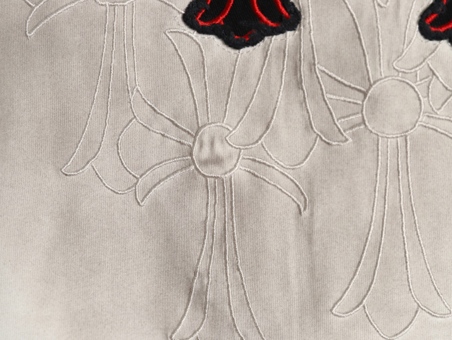 Ch**me He**ts 25SS Short-sleeved T-shirt