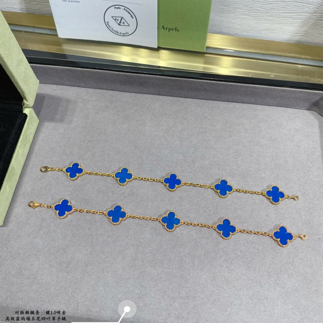 V*N CL*F & Arpels Sapphire Blue Agate Five-Flower Four-Leaf Clover Bracelet