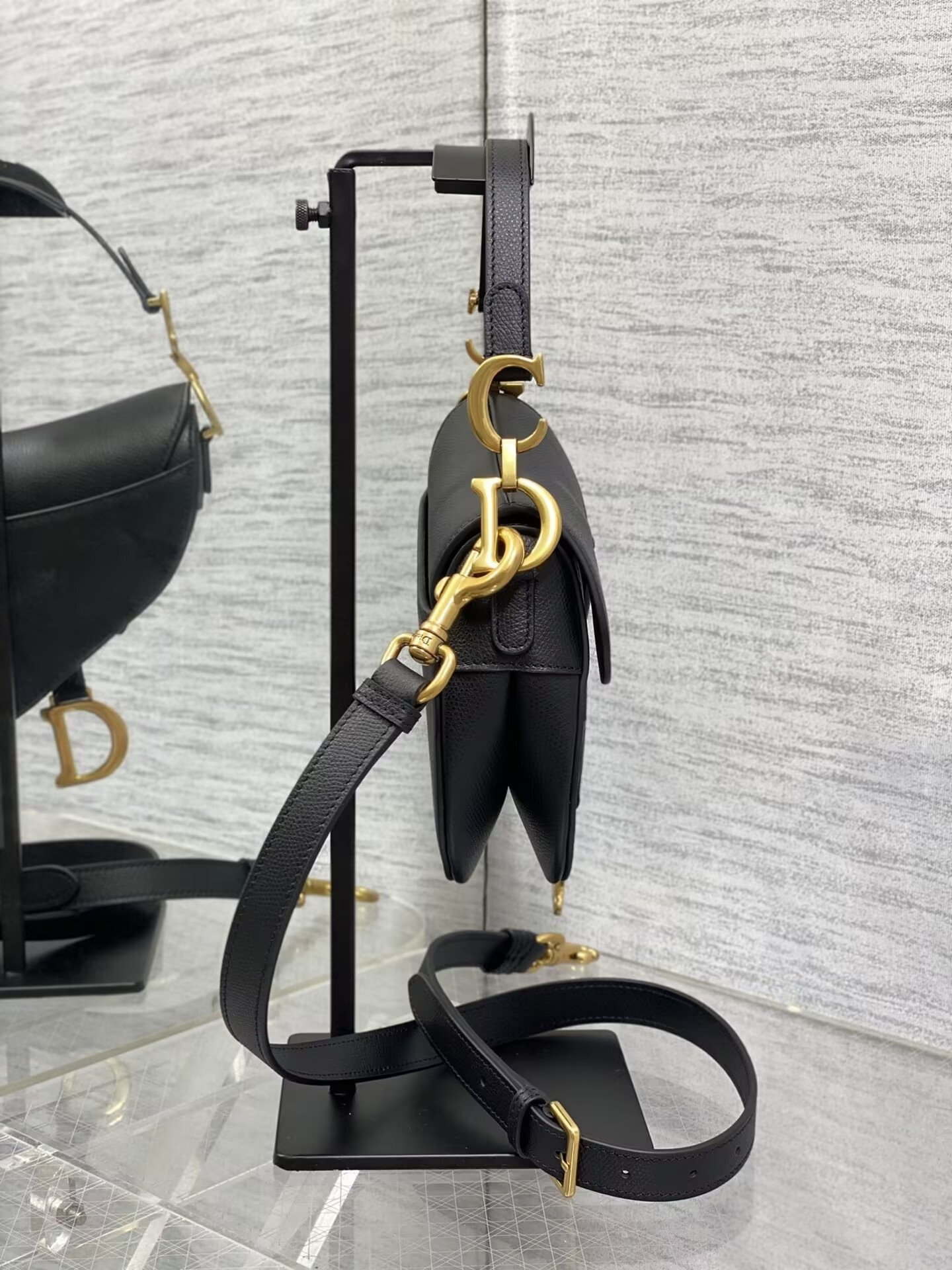 D*0r MINI SADDLE BAG WITH STRAP Black Grained Calfskin 19 x 16 x 5 cm